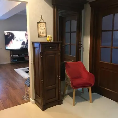 Przytulny Apartament Blisko Plazy, Z Miejscem Postojowym 아파트